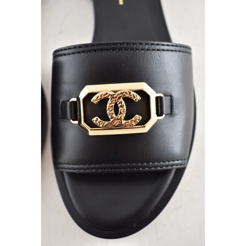 Chanel 23B Black Shiny Calfskin Leather Gold CC Logo Mule Slides Sandals Flat 38 - Picture 9 of 16